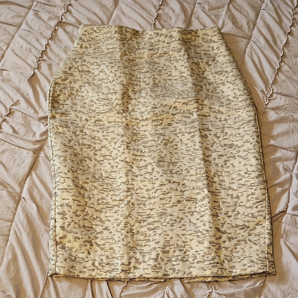 Elegant Gold Pencil Skirt
